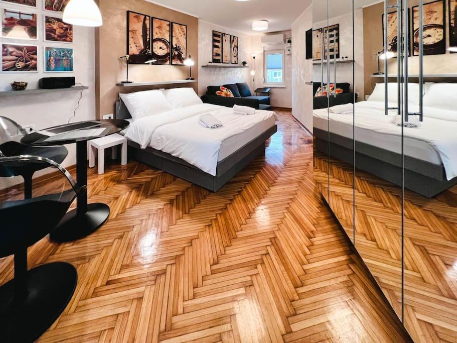 Apartment Stylish In Center Belgrade